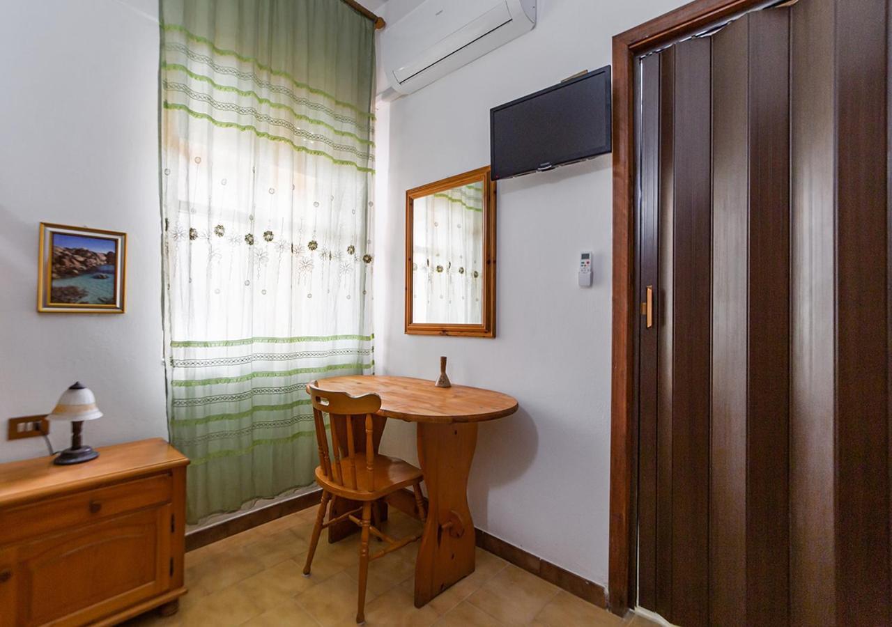 A Casa Di Gio - Murphy Holiday Home La Maddalena  Extérieur photo